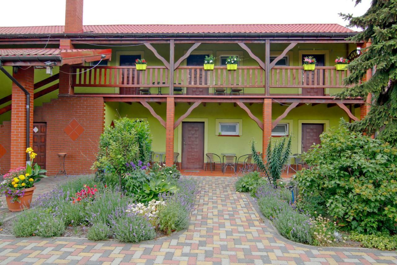 Bed and Breakfast Pod Kasztanem Свиноуйсьце Экстерьер фото